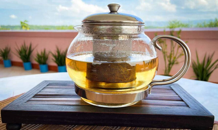 13 Benefits of White Tea, Nutrition, Recipes, & Side Effects